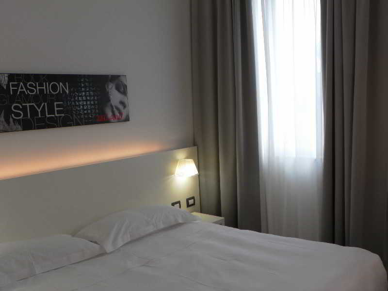 Smart Hotel Central Milan Luaran gambar